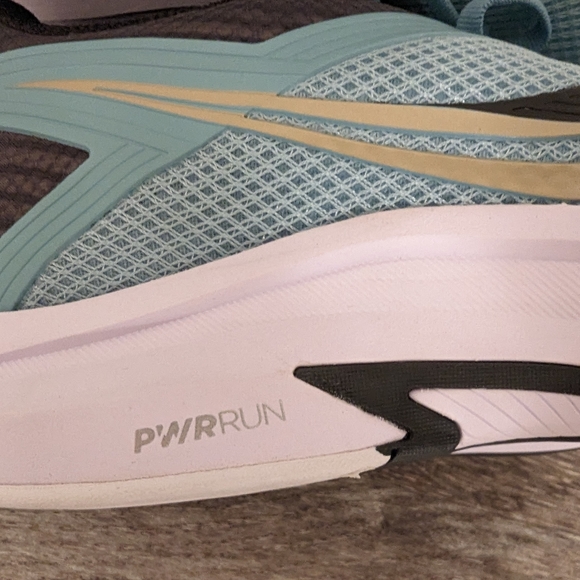 Running shoes - Picture 3 of 5